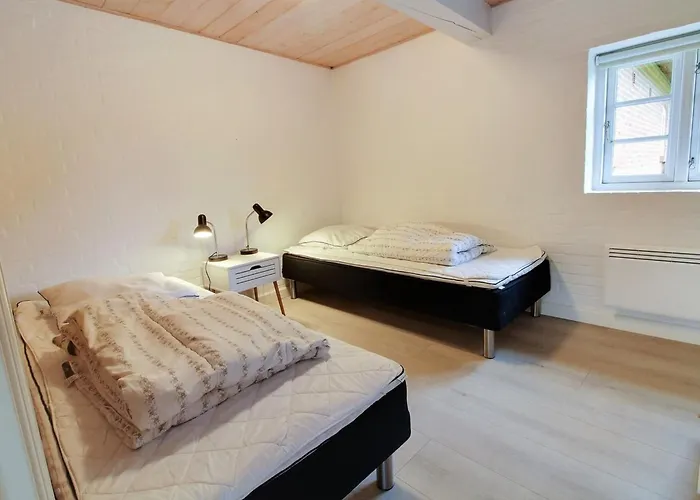 Naili - 3-1km From The Sea By Interhome *