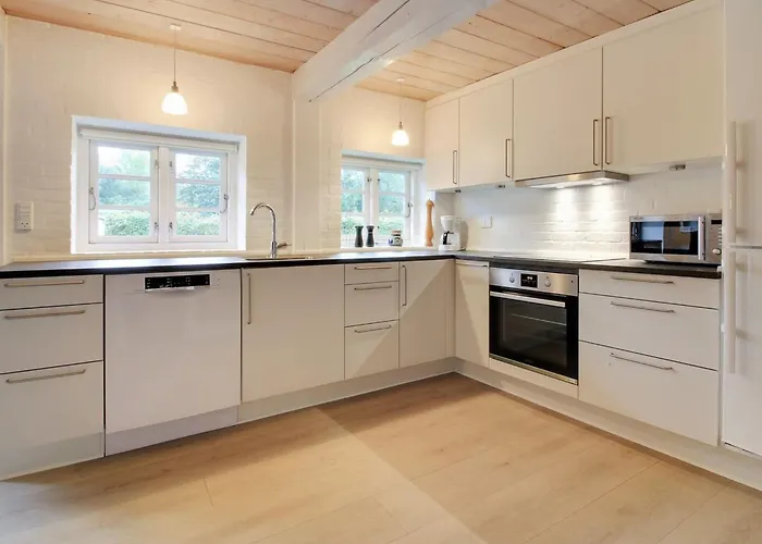 Naili - 3-1km From The Sea By Interhome *